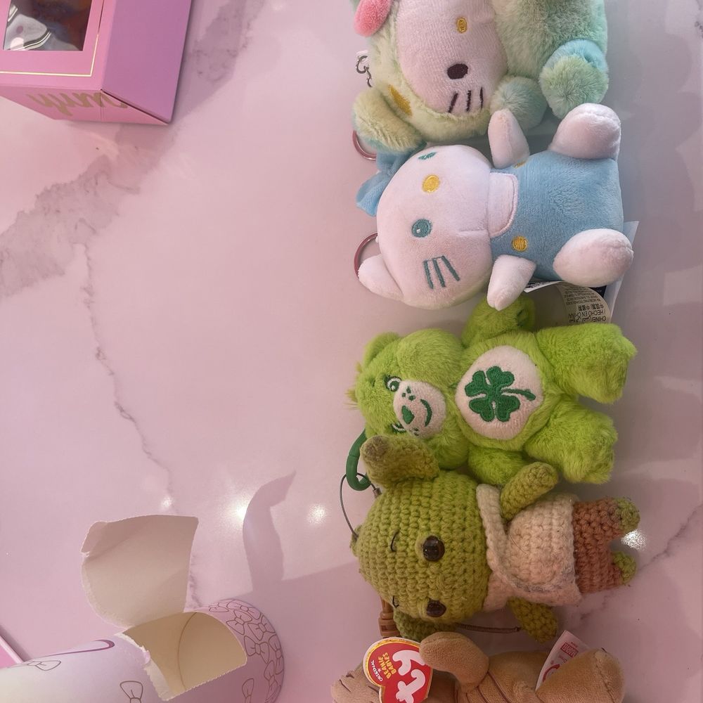 Bober Tea - my two Hello Kitty surprise plushes - Bubble Tea Near Me - Troy, Michigan