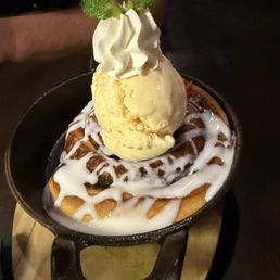 Cinnamon bun skillet Cinnamon bun skillet