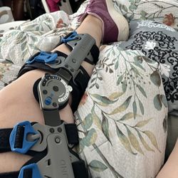 Pan Am Clinic - Leg brace.