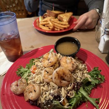 Delaney's Hole in the Wall - Harvest quinoa salad - American Near Me - North Conway, New Hampshire