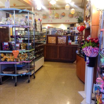 Aunt Diana's Old Fashioned Fudge - Aunt Diana's during Easter - Candy Stores Near Me - Riverside, Illinois Aunt Diana's Old Fashioned Fudge - Aunt Diana's during Easter - Candy Stores Near Me - Riverside, Illinois