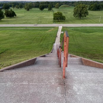 Cahokia Mounds - Parks Near Me - Collinsville, Illinois