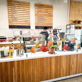 Rosebud Coffee - Barista busy at work - Coffee & Tea Near Me - Pasadena, California