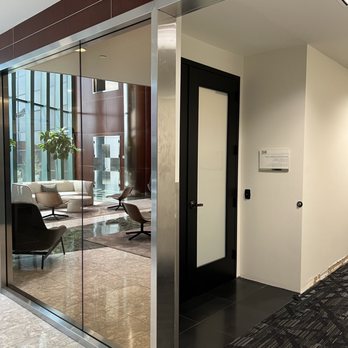 Wallace and Lee Center - Front door of suite - Rheumatologists Near Me - Beverly Hills, California Wallace and Lee Center - Front door of suite - Rheumatologists Near Me - Beverly Hills, California