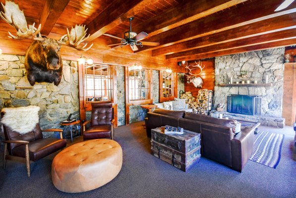 Rainbow Lodge by null