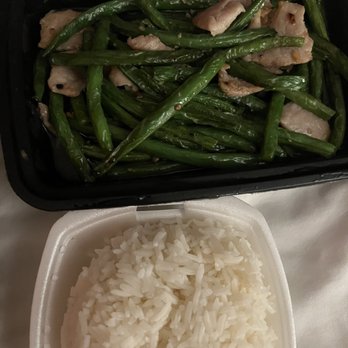 Boonsee Thai Kitchen - Norco - Garlic Green Bean Entree with rice - Thai Near Me - Norco, California Boonsee Thai Kitchen - Norco - Garlic Green Bean Entree with rice - Thai Near Me - Norco, California