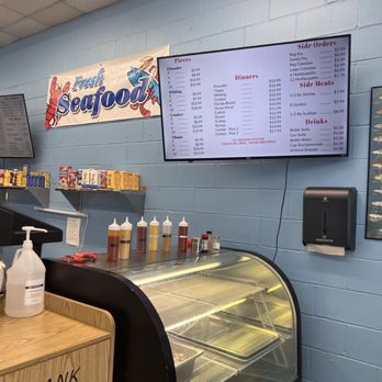 Abney Seafood - the counter and menu of the restaurant - Seafood Near Me - Columbia, South Carolina