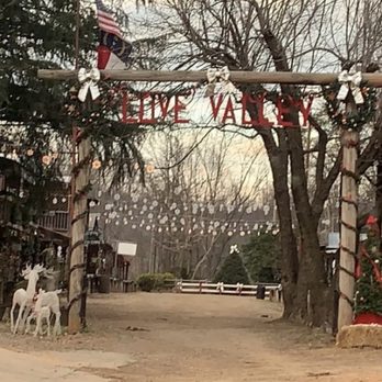 Love Valley - Christmas in Love Valley - Horse Boarding Near Me - Love Valley, North Carolina Love Valley - Christmas in Love Valley - Horse Boarding Near Me - Love Valley, North Carolina