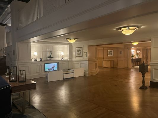 Disney's Yacht Club Resort by null