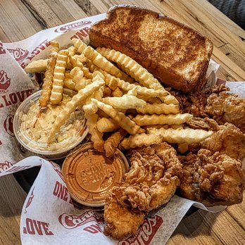 Raising Cane's Chicken Fingers - 4-pc Box Combo at Raising Cane's Streetsboro - Fast Food Near Me - Streetsboro, Ohio