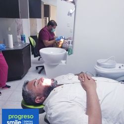 Progreso Smile - Work in progress. Dr. Osvaldo Candanosa working on cleanings and whitenings.