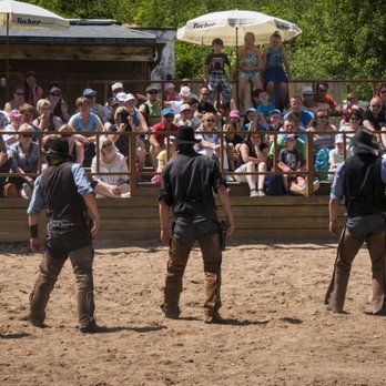 Erlebnispark Schloss Thurn - Täglich: Live Shows mit echten Pferden und spektakulären Stunts - Amusement Parks Near Me - Heroldsbach, BY