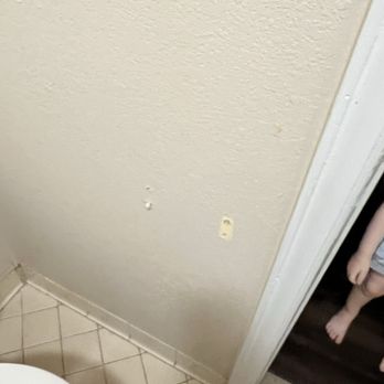 Loyalty Inn Rockingham - Toilet paper holder is missing and no toilet paper in the bathroom - Hotels Near Me - Rockingham, North Carolina Loyalty Inn Rockingham - Toilet paper holder is missing and no toilet paper in the bathroom - Hotels Near Me - Rockingham, North Carolina