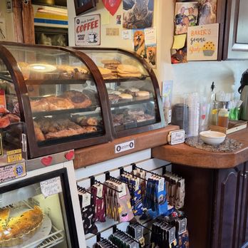 Mr Toots Coffeehouse - Coffee & Tea Near Me - Capitola, California