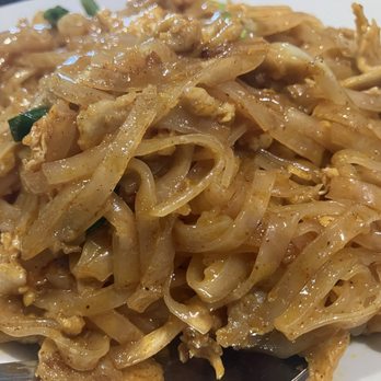 Thai Basil - Pad thai - Thai Near Me - Fullerton, California