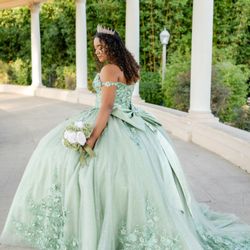 Cynderella Brides - Dress, Tiara and Bouquet
