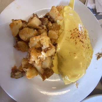 Harpoon Harry's - Seafood Benedict - Breakfast & Brunch Near Me - Key West, Florida