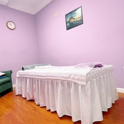 Q Foot Massage - Clean, safe, sanitary, we use disposable sheets