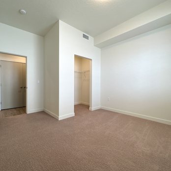 Canyon Vista Apartments - Couloir 1 Bed 1 Bath Bedroom and Walk-in Closet - Apartments Near Me - Draper, Utah Canyon Vista Apartments - Couloir 1 Bed 1 Bath Bedroom and Walk-in Closet - Apartments Near Me - Draper, Utah