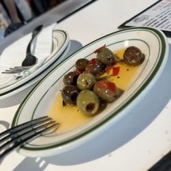 Pizza Bruno - Complementary olives