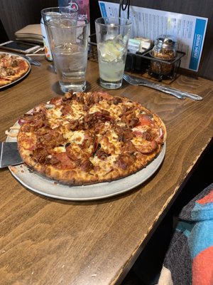 Pizza Lucé Seward by null