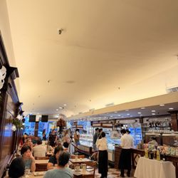 Ferrara Bakery & Cafe