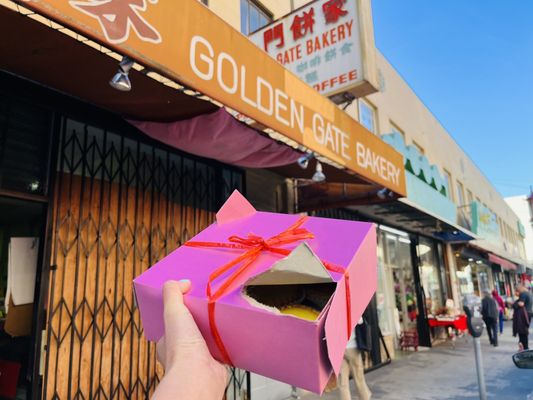 Golden Gate Bakery by null