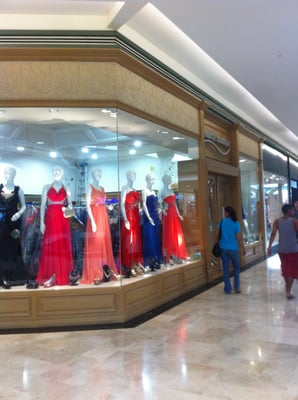 Beatriz Boutique Women S Clothing Batallon De San Agustin 1000 Zona San Agustin Nuevo Leon Mexico Yelp