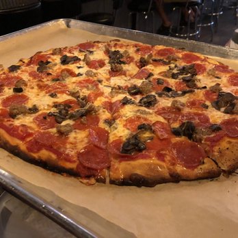 Need Pizza - Pizza Near Me - Cedar Rapids, Iowa
