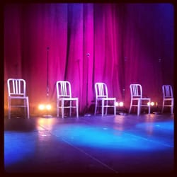 The Vagabond - The stage setup for The Magnets