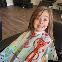 Molly's Salon