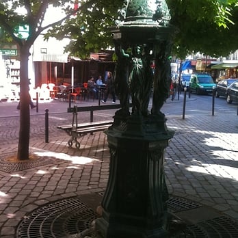 La 25e Heure - Bookstores Near Me - Paris, 75