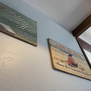 Chowder Bowl - wall decor retro - Seafood Near Me - Newport, Oregon Chowder Bowl - wall decor retro - Seafood Near Me - Newport, Oregon
