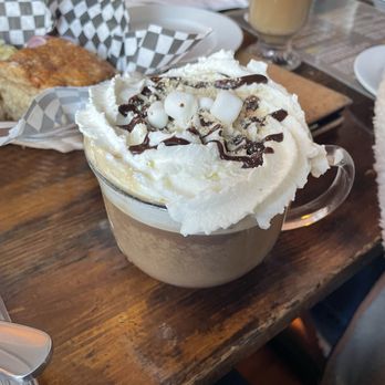 The Bee & the Biscuit - S'mores latte - Breakfast & Brunch Near Me - Virginia Beach, Virginia