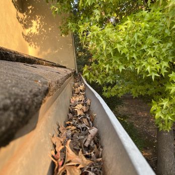 USA Pro Maintenance Gutters and Windows - Gutter Services, Gutter unclogging, Window cleaning and Solar panel cleaning - Window Washing Near Me USA Pro Maintenance Gutters and Windows - Gutter Services, Gutter unclogging, Window cleaning and Solar panel cleaning - Window Washing Near Me