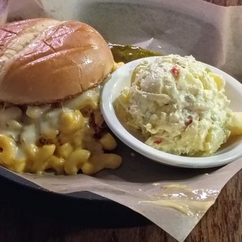 BrickHouse Barbecue & Brew - Hot Mac Daddy Sandwich - Barbeque Near Me - Liberal, Kansas