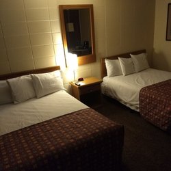 Lakeside Motel & Cottages
