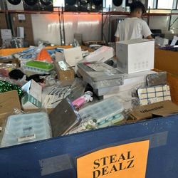 Steal Dealz - Discount bins