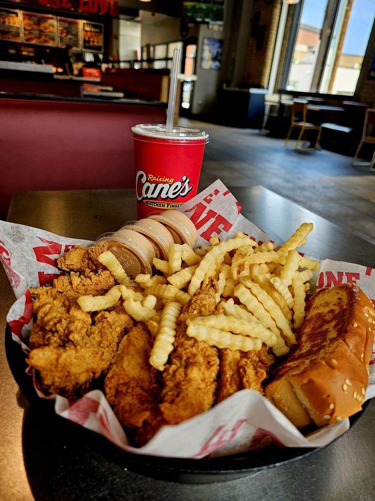 RAISING CANE’S CHICKEN FINGERS 60 Photos & 170 Reviews 825