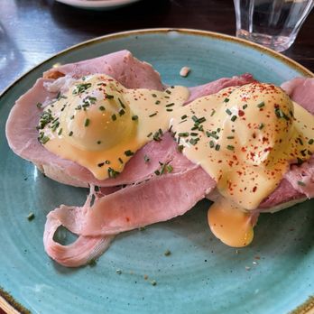 Bill's - Eggs Benny - Modern European Near Me - London, XGL