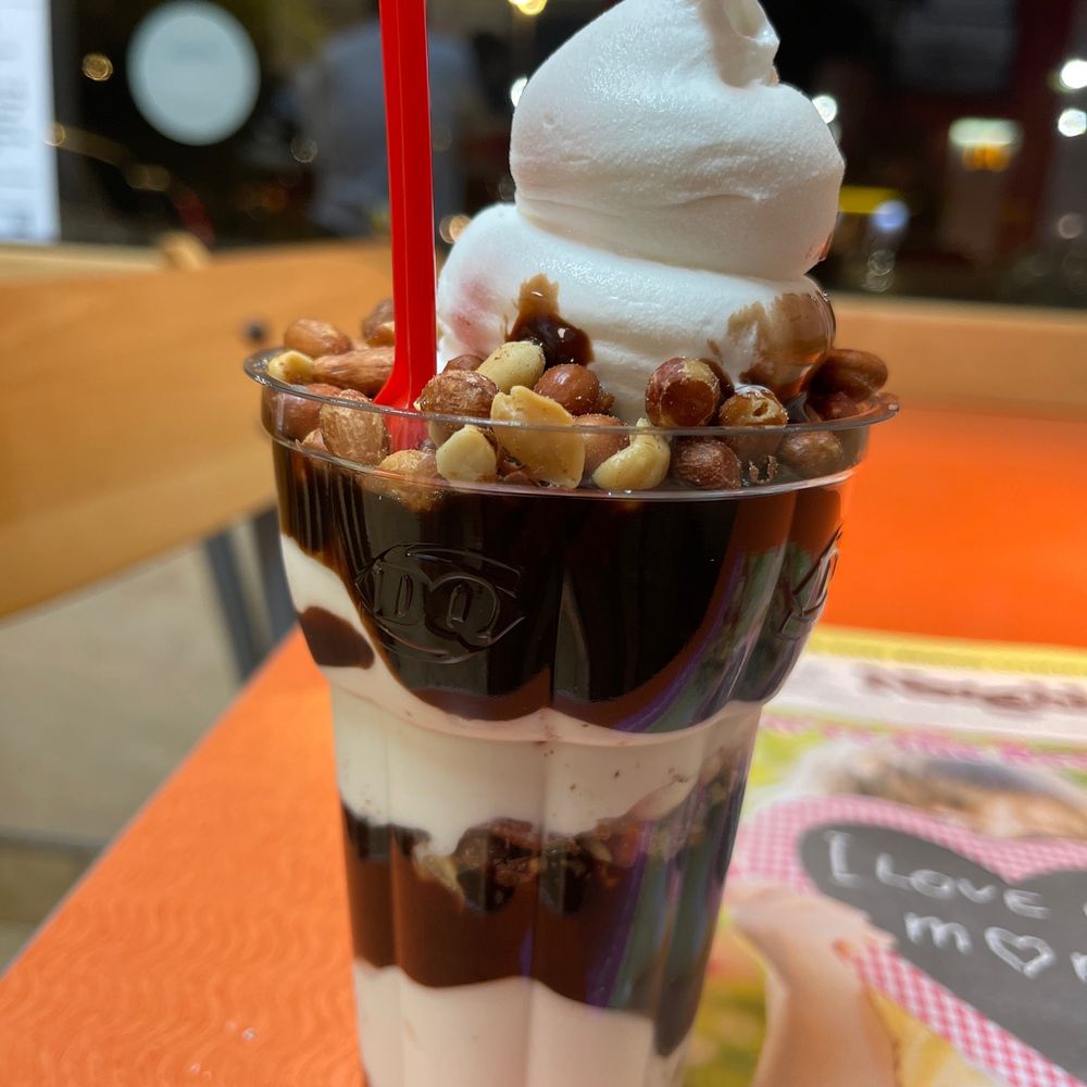 Dairy Queen - Peanut buster parfait - Fast Food Near Me - Temecula, California