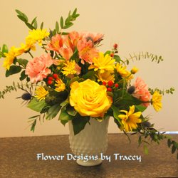Flower Designs By Tracey - A summer seasonal arrangement