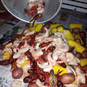 Jekyll - A Private Chef - Low Country Boil hits the table!! - Personal Chefs Near Me - Destin, Florida Jekyll - A Private Chef - Low Country Boil hits the table!! - Personal Chefs Near Me - Destin, Florida