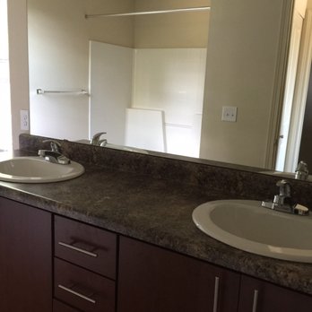 Aspens at Belvedere - Master bathroom - Apartments Near Me - SeaTac, Washington Aspens at Belvedere - Master bathroom - Apartments Near Me - SeaTac, Washington