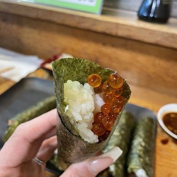 Kats Sushi - Ikura Roll - Sushi Bars Near Me - Honolulu, Hawaii