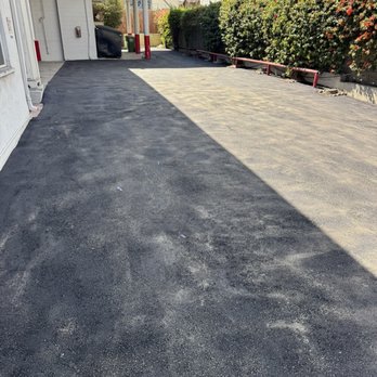 Davido Asphalt Paving - Fresh and clean!! - Masonry/Concrete Near Me