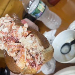 Lobster Claw Seafoods - Lobster roll large