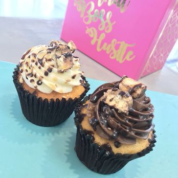 Oventreatz - TWIX Cupcakes - Cupcakes Near Me - Morrow, Georgia Oventreatz - TWIX Cupcakes - Cupcakes Near Me - Morrow, Georgia