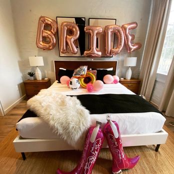 Pretty Posh Nola - Last Rodeo themed bachelorette decorated Airbnb bridal room - Balloon Services Near Me Pretty Posh Nola - Last Rodeo themed bachelorette decorated Airbnb bridal room - Balloon Services Near Me