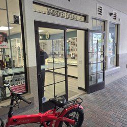 Main Street Eyewear & Boutique